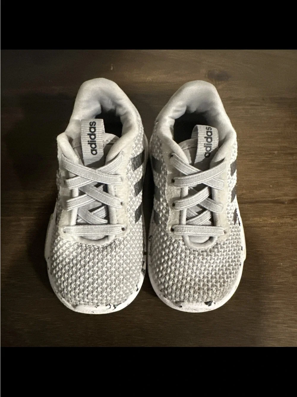 Adidas Infant pull on sneakers Gray Knit Athletic Shoes, size 5K